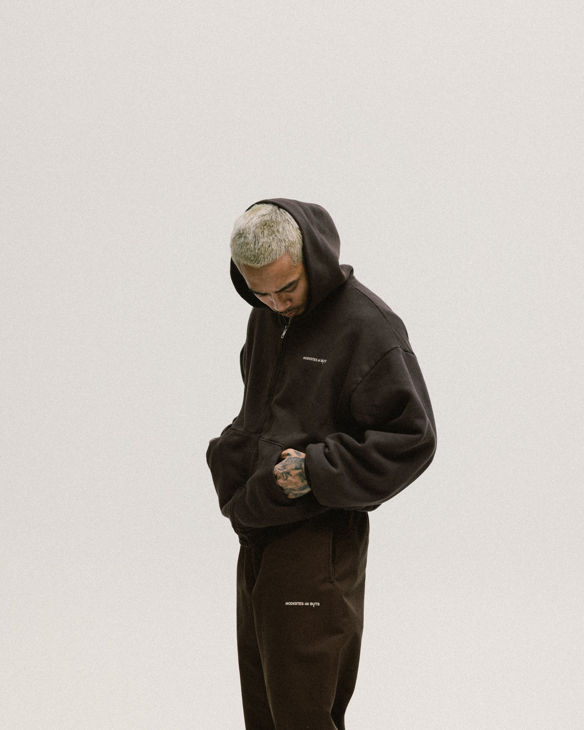"MODESTES dé BUTS" Hoodie